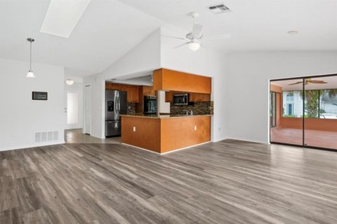 Casa en venta en Spring Hill, Florida, 4 dormitorios, 198.9 m2 № 1916841 - foto 19