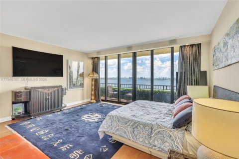 Condo in Miami, Florida, 4 bedrooms № 2178185 - photo 22
