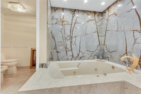 Condo in Miami, Florida, 4 bedrooms № 2178185 - photo 26