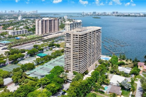 Condo in Miami, Florida, 4 bedrooms  № 2178185