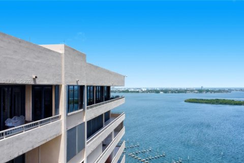 Condo in Miami, Florida, 4 bedrooms № 2178185 - photo 4
