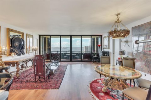 Condo in Miami, Florida, 4 bedrooms № 2178185 - photo 5