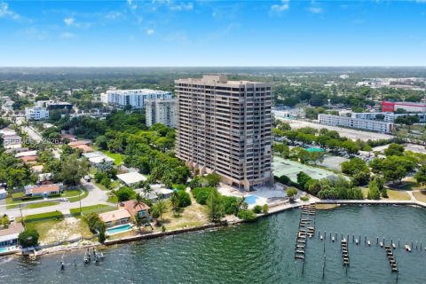 Condo in Miami, Florida, 4 bedrooms № 2178185 - photo 3