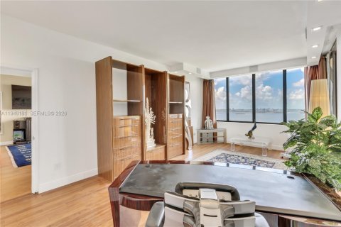 Condo in Miami, Florida, 4 bedrooms № 2178185 - photo 20
