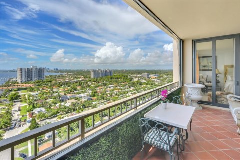 Condo in Miami, Florida, 4 bedrooms № 2178185 - photo 13