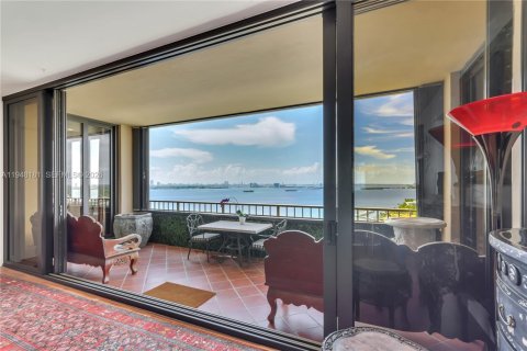 Condo in Miami, Florida, 4 bedrooms № 2178185 - photo 11