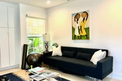 Снять в аренду виллу или дом в Веллингтон, Флорида 3 спальни, 154.68м2, № 1080505 - фото 1