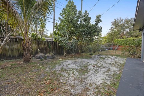 House in Fort Lauderdale, Florida 4 bedrooms, 104.05 sq.m. № 2086285 - photo 18