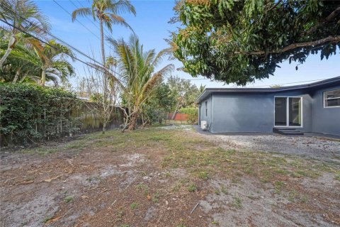 House in Fort Lauderdale, Florida 4 bedrooms, 104.05 sq.m. № 2086285 - photo 16