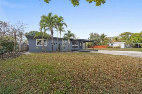 House in Fort Lauderdale, Florida 4 bedrooms, 104.05 sq.m. № 2086285 - photo 22