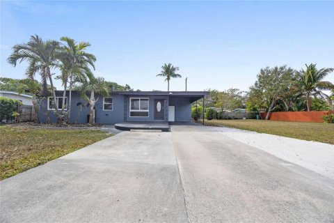 House in Fort Lauderdale, Florida 4 bedrooms, 104.05 sq.m. № 2086285