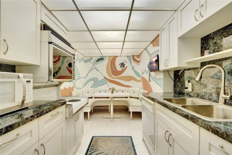 Condominio en venta en Hollywood, Florida, 1 dormitorio, 78.41 m2 № 2010761 - foto 6