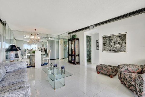 Condominio en venta en Hollywood, Florida, 1 dormitorio, 78.41 m2 № 2010761 - foto 5