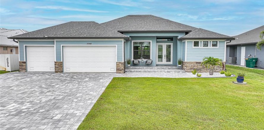 House in Port Charlotte, Florida 3 bedrooms, 197.32 sq.m. № 1772767