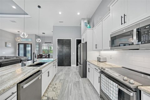House in Port Charlotte, Florida 3 bedrooms, 197.32 sq.m. № 1772767 - photo 10