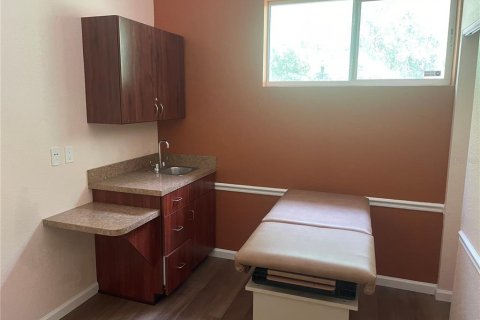 Снять в аренду коммерческую недвижимость в Окала, Флорида 213.68м2, № 1906379 - фото 5