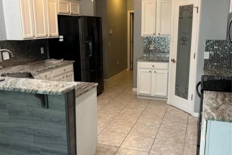 Villa ou maison à louer à Poinciana, Floride: 2 chambres, 136.94 m2 № 2196199 - photo 6