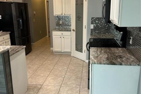Villa ou maison à louer à Poinciana, Floride: 2 chambres, 136.94 m2 № 2196199 - photo 5
