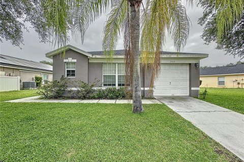 House in Davenport, Florida 4 bedrooms, 154.68 sq.m. № 1778738 - photo 1