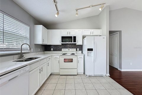 House in Davenport, Florida 4 bedrooms, 154.68 sq.m. № 1778738 - photo 18
