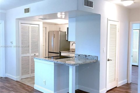 Condominio en venta en Fort Lauderdale, Florida, 1 dormitorio, 63.92 m2 № 2183590 - foto 7