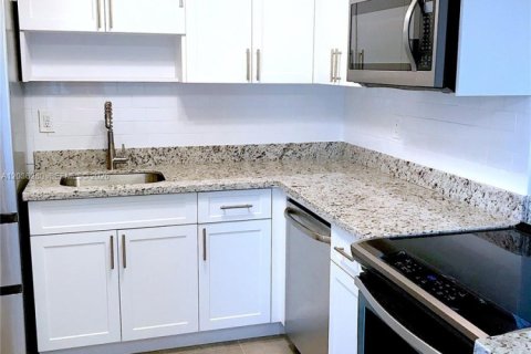 Condominio en venta en Fort Lauderdale, Florida, 1 dormitorio, 63.92 m2 № 2183590 - foto 9