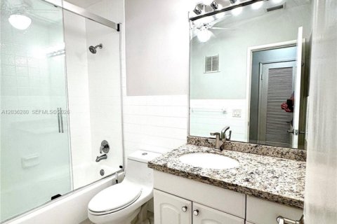 Condominio en venta en Fort Lauderdale, Florida, 1 dormitorio, 63.92 m2 № 2183590 - foto 12