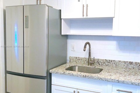 Condominio en venta en Fort Lauderdale, Florida, 1 dormitorio, 63.92 m2 № 2183590 - foto 8
