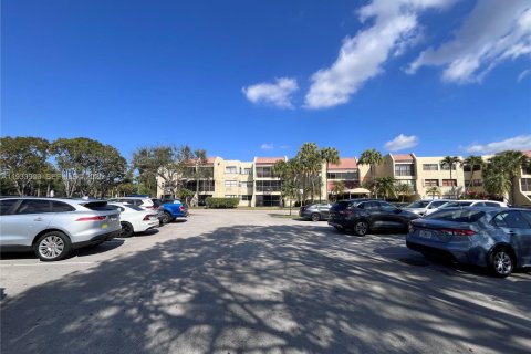 Condo in Weston, Florida, 2 bedrooms  № 1992231 - photo 27