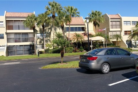 Condominio en alquiler en Weston, Florida, 2 dormitorios, 102.19 m2 № 1992231 - foto 1