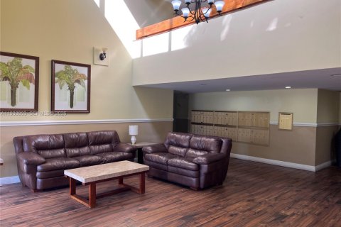 Condo in Weston, Florida, 2 bedrooms  № 1992231 - photo 5