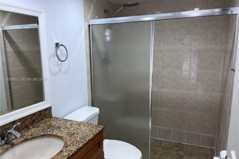 Condo in Weston, Florida, 2 bedrooms  № 1992231 - photo 16