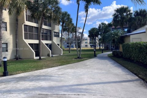 Condo in Weston, Florida, 2 bedrooms  № 1992231 - photo 22