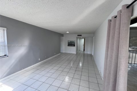 Condo in Weston, Florida, 2 bedrooms  № 1992231 - photo 8