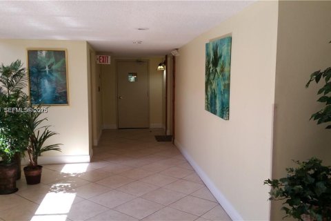 Condominio en alquiler en Weston, Florida, 2 dormitorios, 102.19 m2 № 1992231 - foto 3