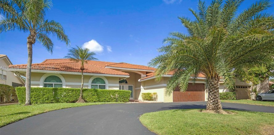 Villa ou maison à Coral Springs, Floride 5 chambres, 249.91 m2 № 1972144