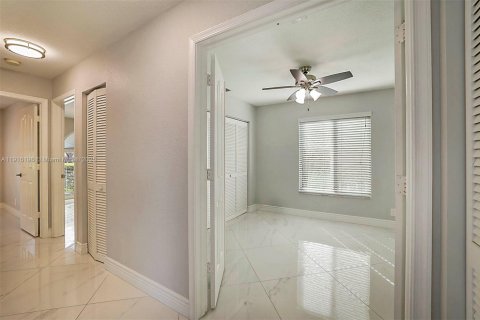 Villa ou maison à louer à Coral Springs, Floride: 5 chambres, 249.91 m2 № 1972144 - photo 30