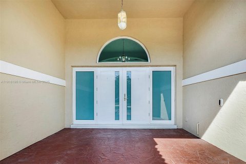 Villa ou maison à louer à Coral Springs, Floride: 5 chambres, 249.91 m2 № 1972144 - photo 4