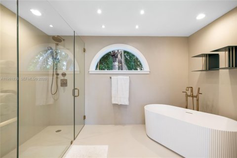 Villa ou maison à vendre à Coral Gables, Floride: 4 chambres, 332.87 m2 № 2024788 - photo 15