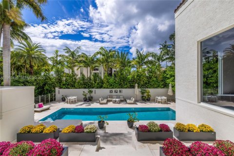 Villa ou maison à vendre à Coral Gables, Floride: 4 chambres, 332.87 m2 № 2024788 - photo 22