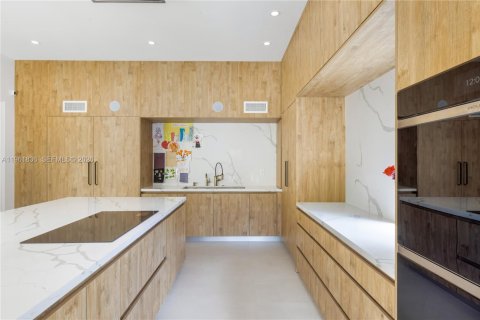 Villa ou maison à vendre à Coral Gables, Floride: 4 chambres, 332.87 m2 № 2024788 - photo 8