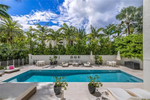 Villa ou maison à vendre à Coral Gables, Floride: 4 chambres, 332.87 m2 № 2024788 - photo 23