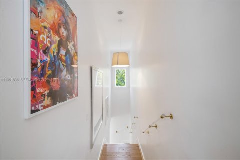 Villa ou maison à vendre à Coral Gables, Floride: 4 chambres, 332.87 m2 № 2024788 - photo 11