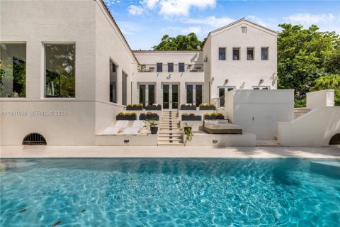 Villa ou maison à Coral Gables, Floride 4 chambres, 332.87 m2 № 2024788