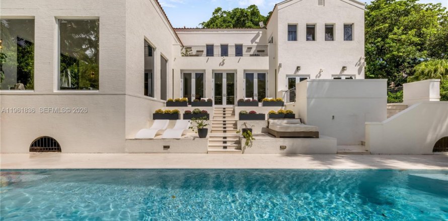 Villa ou maison à Coral Gables, Floride 4 chambres, 332.87 m2 № 2024788