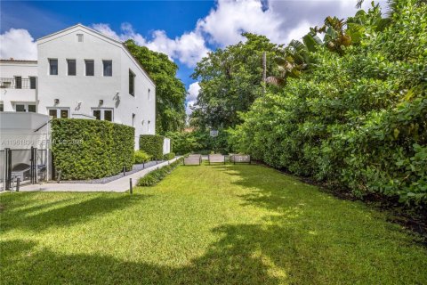 Villa ou maison à vendre à Coral Gables, Floride: 4 chambres, 332.87 m2 № 2024788 - photo 27