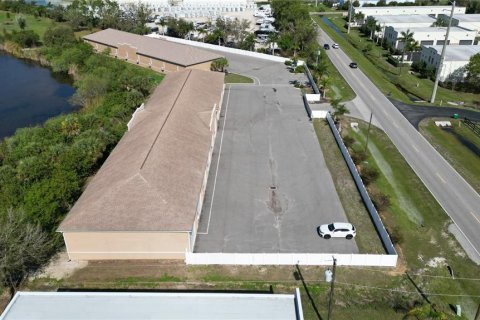 Propiedad comercial en venta en Punta Gorda, Florida, 115.94 m2 № 2196000 - foto 5