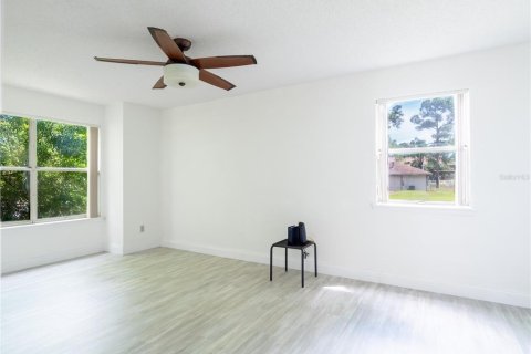 Condo in Daytona Beach, Florida, 1 bedroom  № 2206103 - photo 21