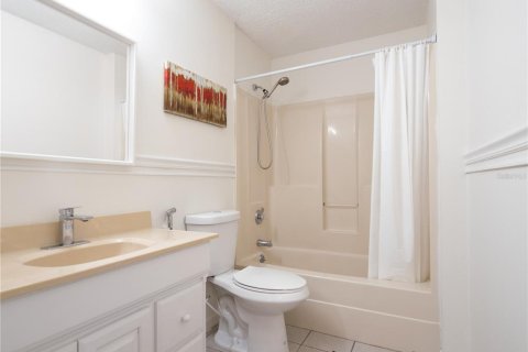 Condo in Daytona Beach, Florida, 1 bedroom  № 2206103 - photo 17