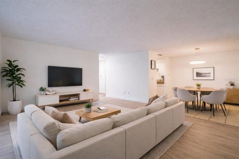 Condo in Daytona Beach, Florida, 1 bedroom  № 2206103 - photo 7